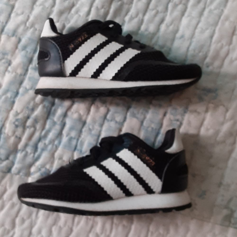 Adidas - Picture 3 of 4